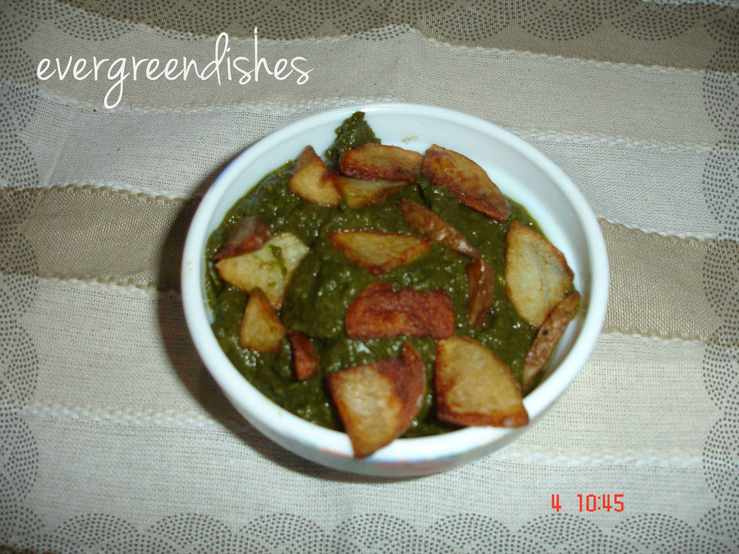 Alu Palak Potatoes in spinach gravy